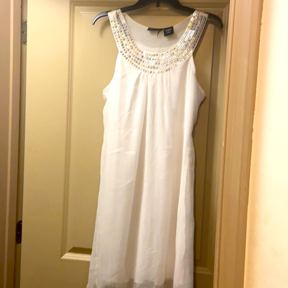 White sequins collar sleeveless dress